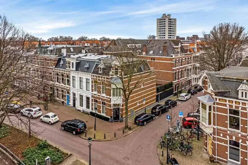 Herenhuis Koningsplein Den Haag 6 slaapkamers 2 badkamers