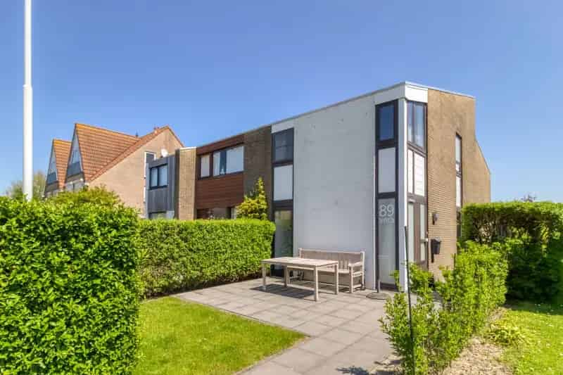 Hoekwoning nabij strand Cadzand Bad