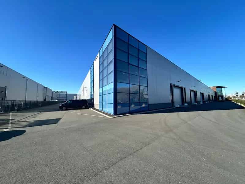 Bedrijfshal te Huur Maasdijk 4591m² Kantoor Entresol