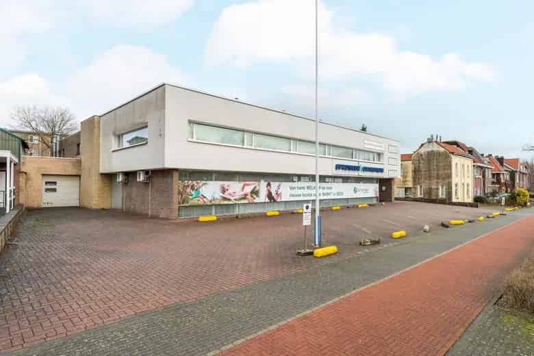 2205 m2 Kantoorruimte te Huur Beek Detailhandel
