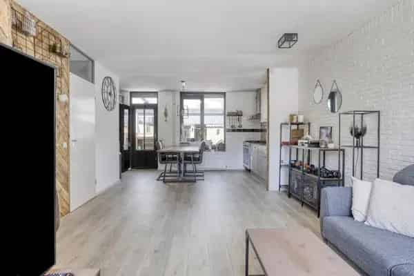 Tussenwoning Bergen op Zoom 3 slaapkamers moderne keuken