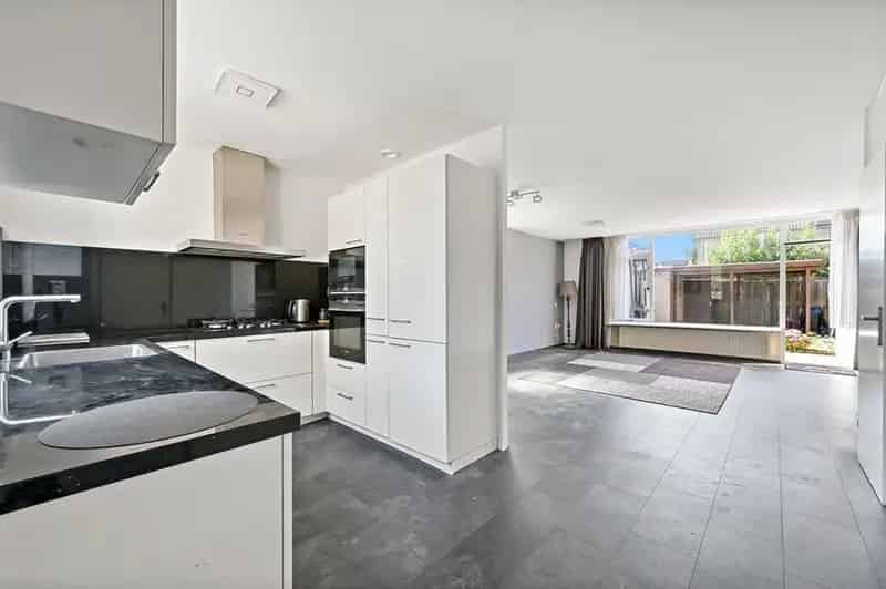 Hoekwoning 4 slaapkamers 2 badkamers Leidschendam
