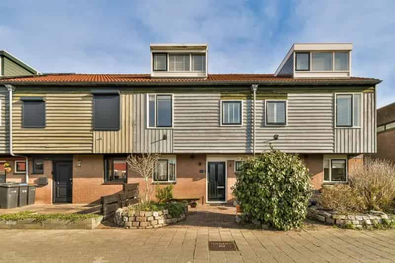 Ruime 4-Slaapkamers Familiewoning Purmerend Nabij Winkels