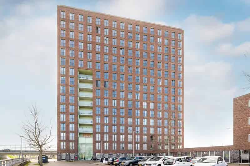 Appartement te koop Almere Poort: modern startersappartement met parkeerplaats