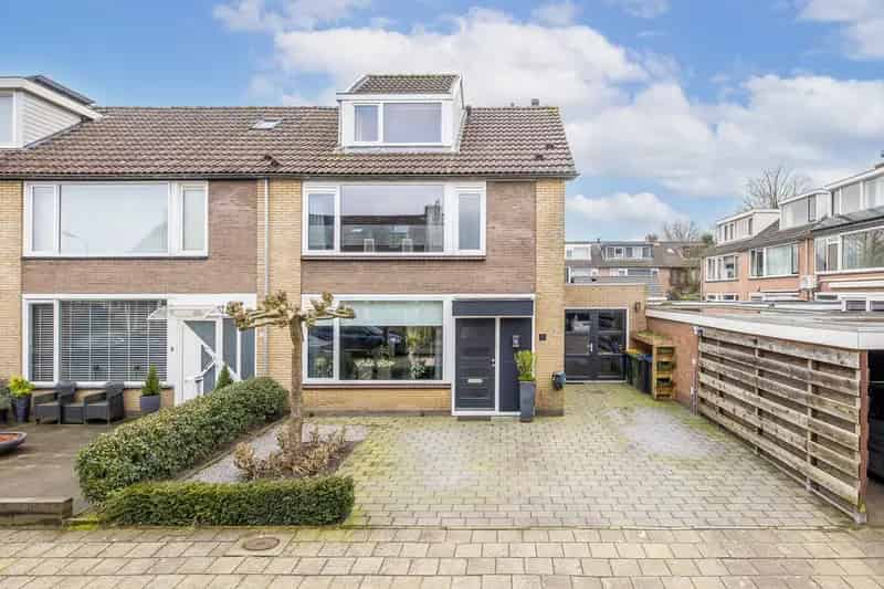 Royale Hoekwoning te Koop in Maartensdijk