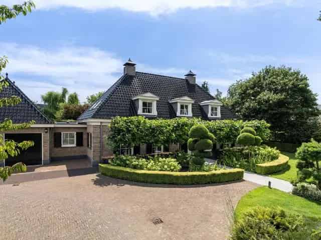Moderne Woning te Koop Ridderkerk Ruim Perceel Nabij Voorzieningen