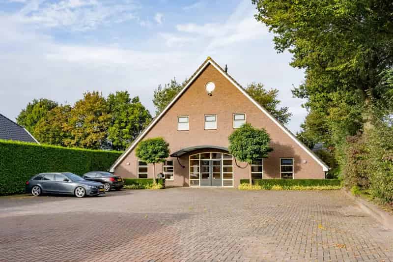Kantoorpand te koop Leusden 645m² A28 100 zonnepanelen