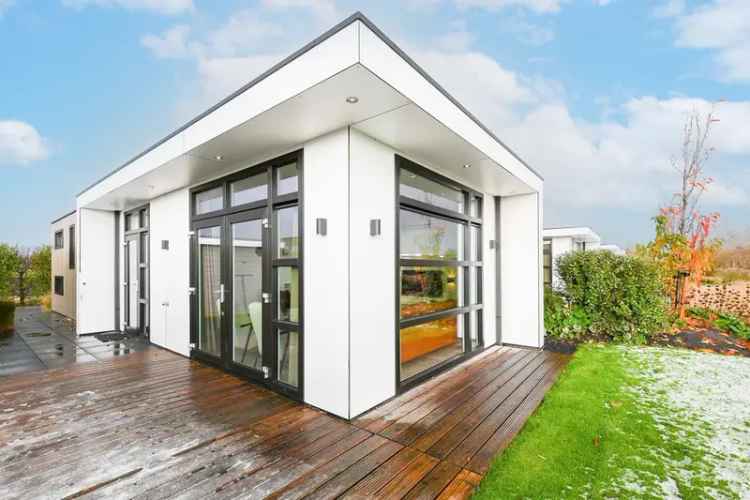 6-Persoons Modern Chalet Aan Het Water Nabij Hoorn
