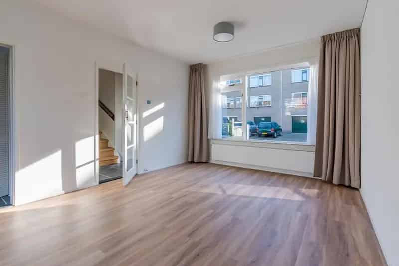 Huis te koop Wassenaar 4 slaapkamers 2 badkamers gerenoveerd