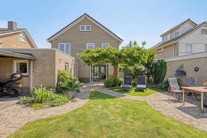 Huis te koop Herveld 7 slaapkamers 2 badkamers grote tuin