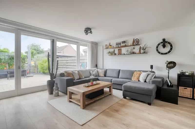 Uitgebouwde woning in Zwaag Risdam-Noord