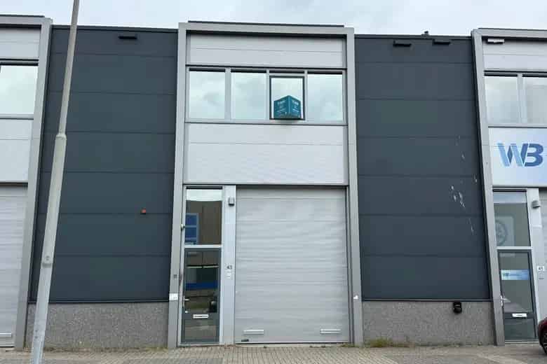 Bedrijfsruimte 184m2 Huizen te koop