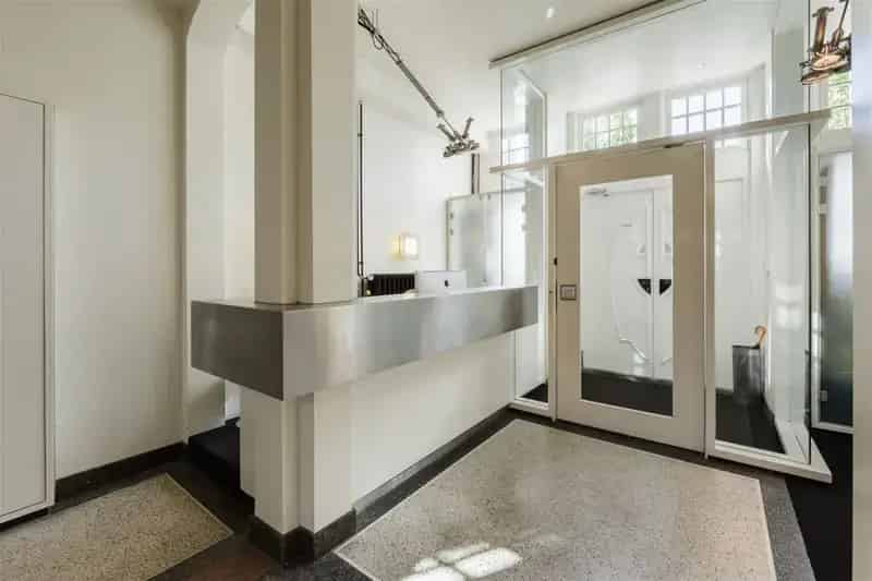 Kantoorpand Amsterdam Oost 1060m2 nabij Amstelstation