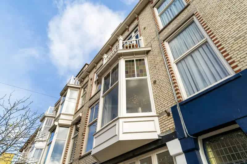 Charmant 2 kamer appartement Valkenboskwartier eigen grond