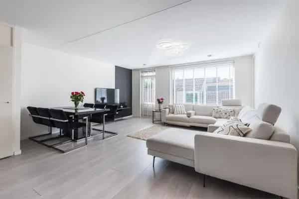 Ruime gezinswoning Almere Waterwijk 4 slaapkamers