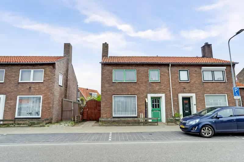 Ruime 5 Slaapkamers Tweekapper Zoutelande Nabij Strand Te Moderniseren