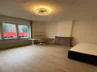 Kamer Maastricht: Moderne Kamer met Kitchenette en Boxspring