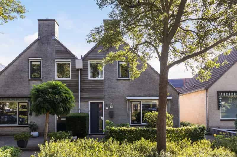 Huis te koop: Wielewaalweg 7 7331 EZ Apeldoorn | Funda