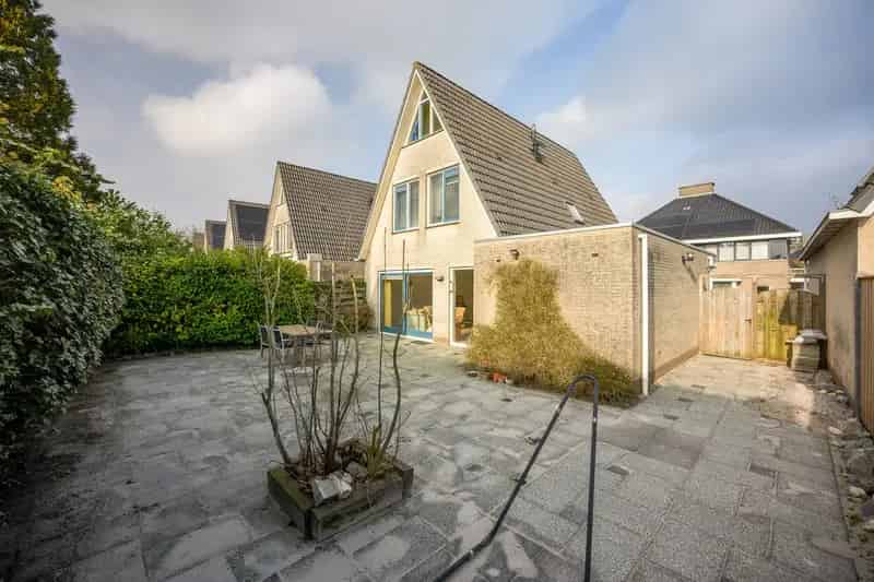 6 Kamer Huis te Koop Almere Buiten Ruime Tuin Moderne Keuken