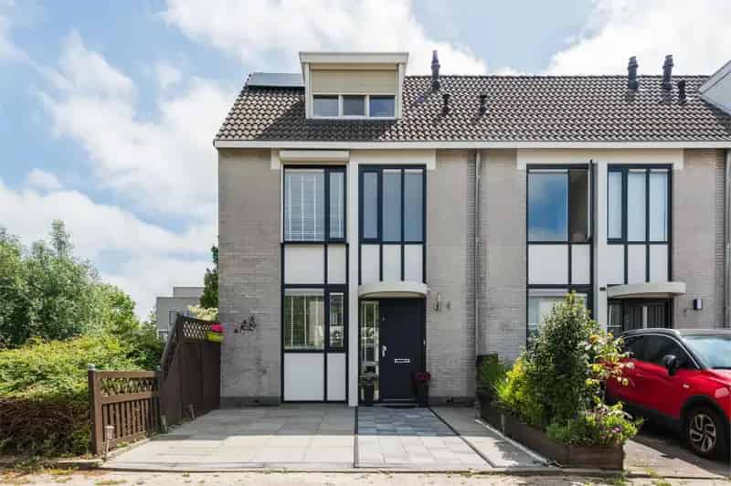 Hoekwoning Uithoorn 4 Kamers Tuin Grachtzicht 14 Zonnepanelen