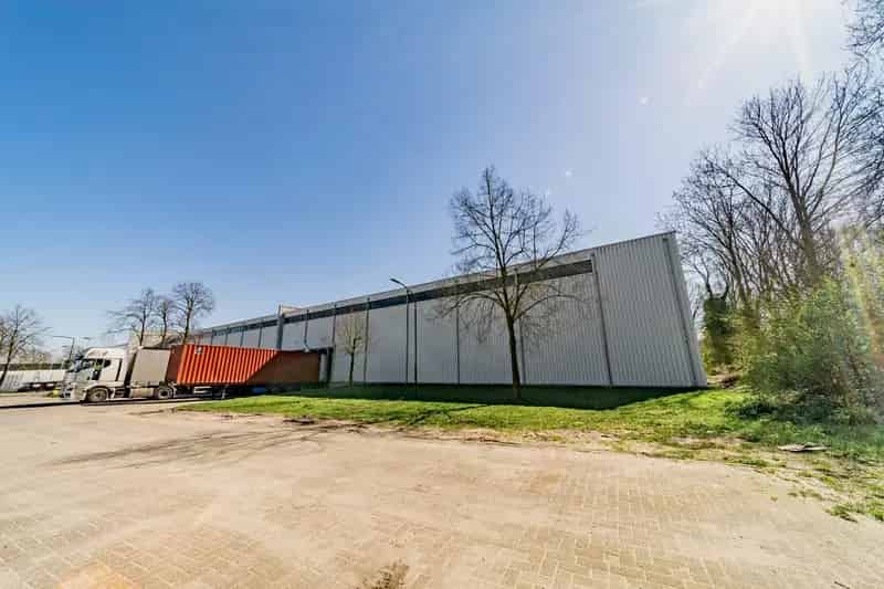 Bedrijfshal te huur Gilze 2400m2 Broekakkers