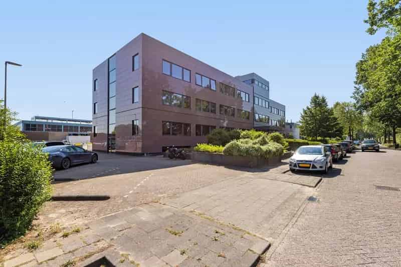 Kantoorruimte te Huur Soest 442m2 Nabij NS Station en Uitvalswegen