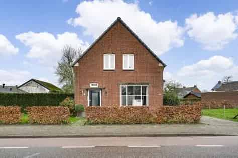 7 kamers huis van 108 m² in Budschop