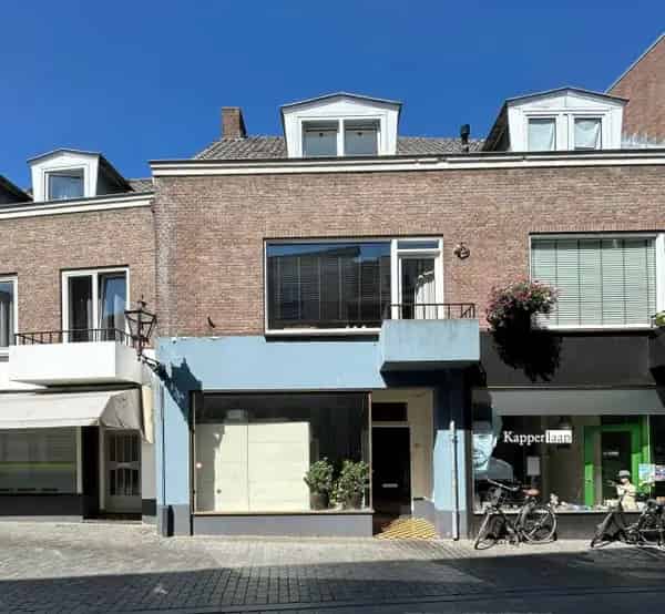 Huis Bosstraat Bergen op Zoom: Appartement 3 Verdiepingen