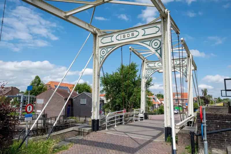 Huis te koop Strijensas: Sfeervolle woning nabij jachthaven