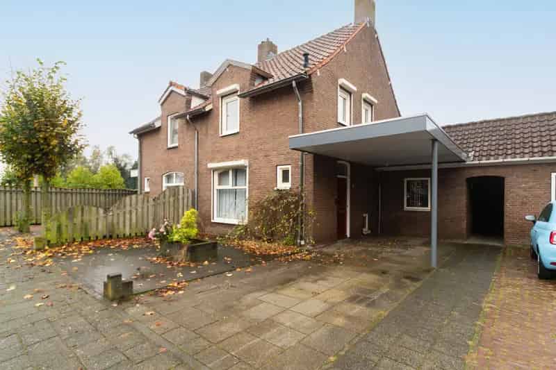 Te Koop Tweekapper 3 Slaapkamers Carport Diepe Tuin