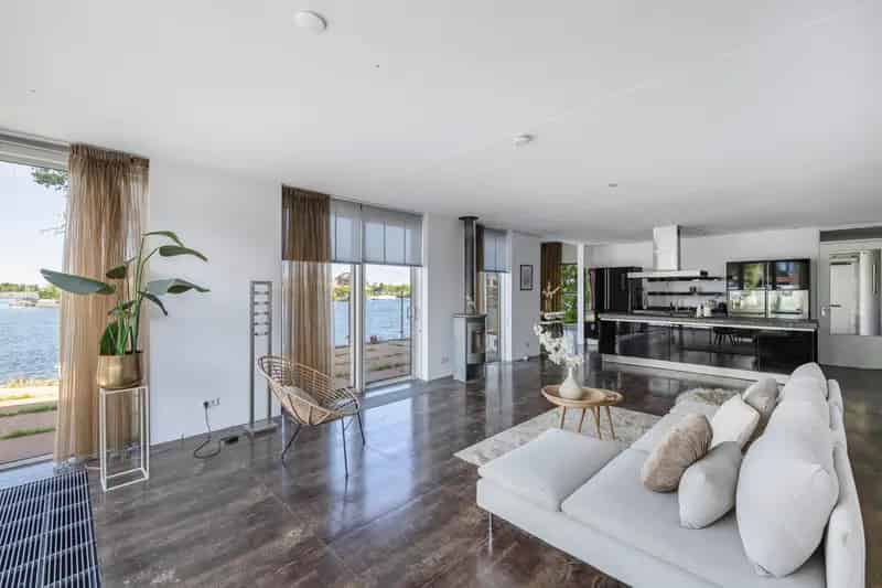 Watervilla Almere 5 slaapkamers Aanlegsteiger Dubbele Tuin