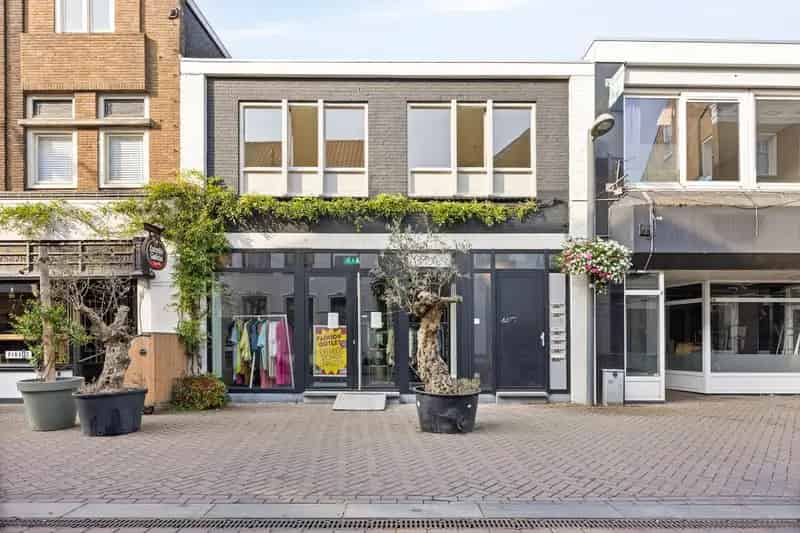 Winkel Roosendaal | Zoek winkels te koop: Raadhuisstraat 60 4701 PV Roosendaal 