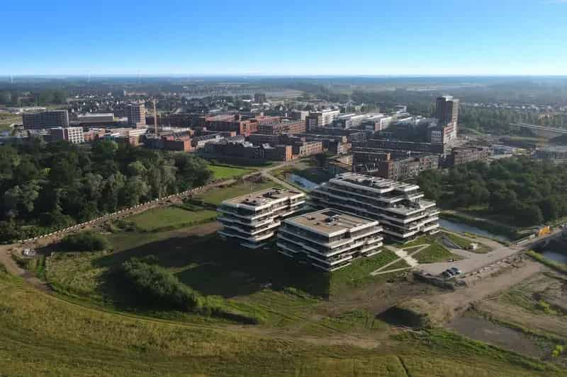 Luxe Penthouse Lent 200m2 met 116m2 Terras en Laadpaal