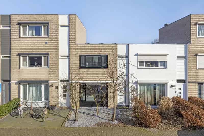 Tussenwoning Tilburg Reeshof Ruime Woonkamer Moderne Keuken Zonnige Tuin