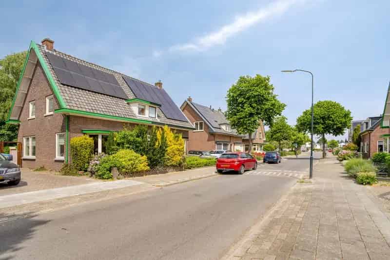 Ruime Tweekapper Apeldoorn 3 slaapkamers Tuin Eigen Oprit