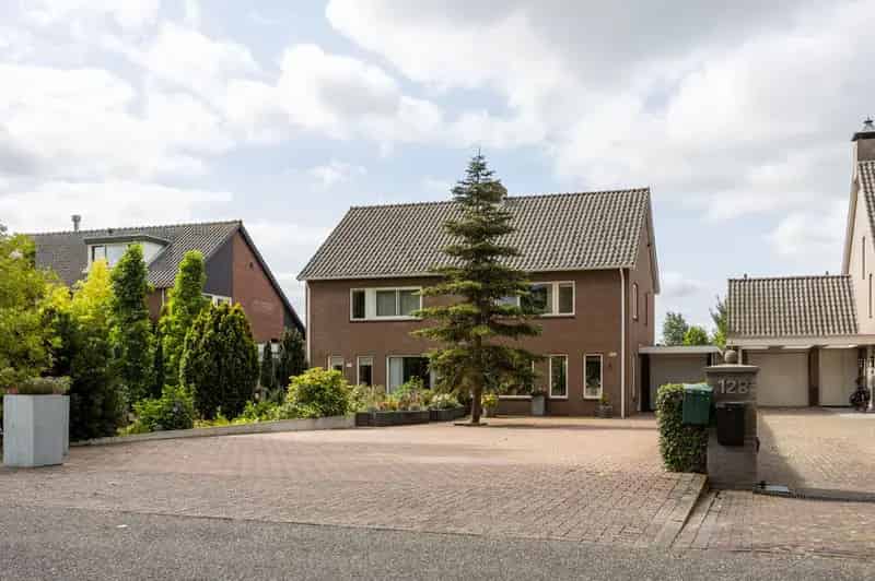 Huis te koop: Oude Kruisweg 126 2142 EJ Cruquius | Funda