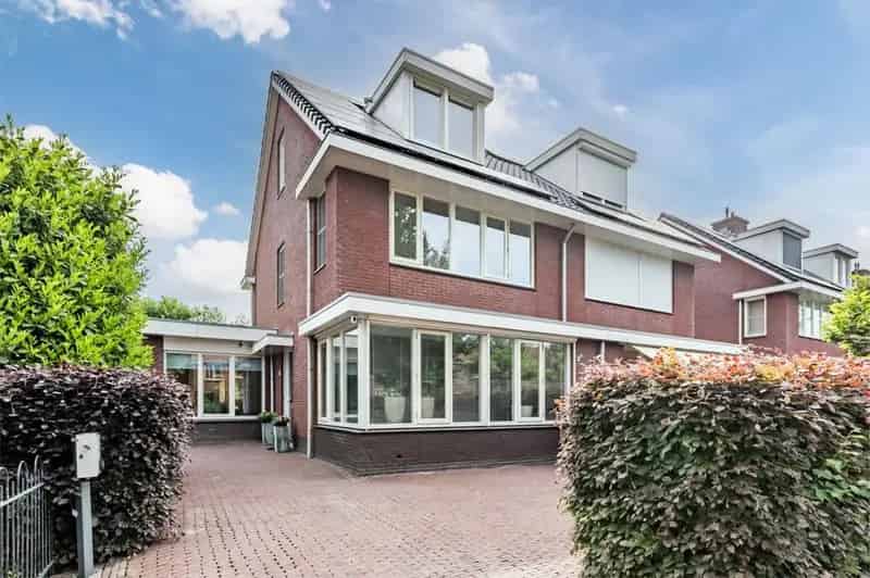 Huis Te Koop , 24A, Admiraal de Ruyterlaan, Uithoorn, Noord-Holland
