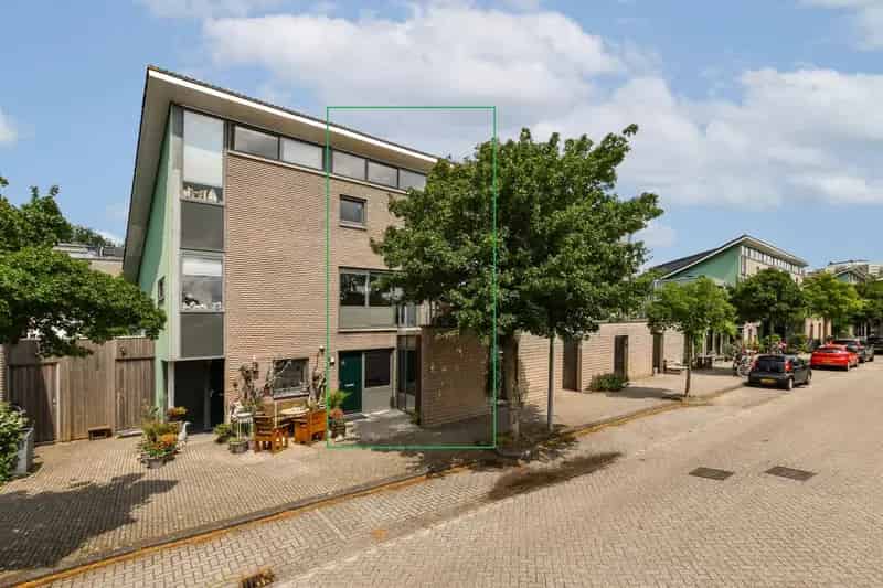 Moderne Tussenwoning Nieuw Sloten 2 Slaapkamers Tuin Dakterras