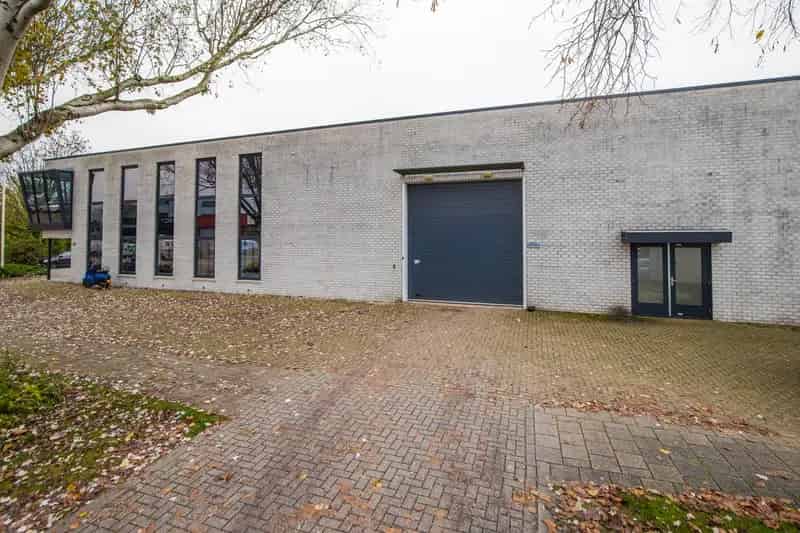 Bedrijfshal Arnhem 1102m² te Huur Kantoorruimte Parkeerplaatsen