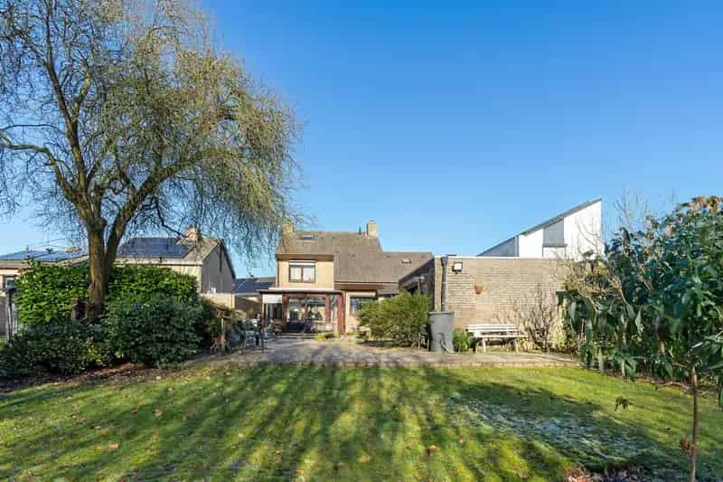 Vrijstaande woning Landgraaf 4 slaapkamers tuin bos