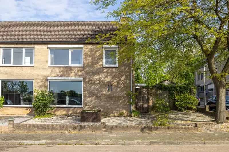 Ruime Tweekapper Hoensbroek 4 slaapkamers Garage Zonnepanelen
