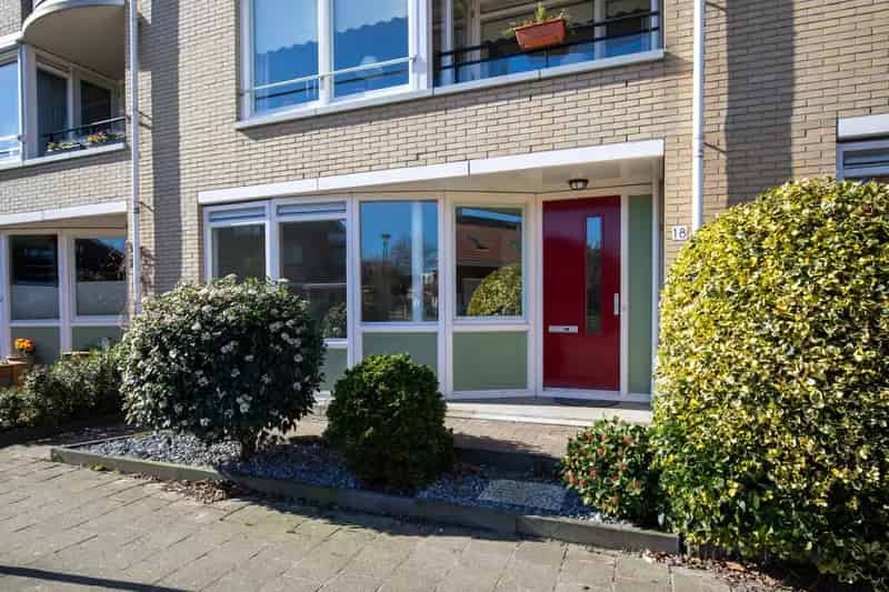 Appartement te koop Aalsmeer: Ruim 3 kamer appartement met tuin