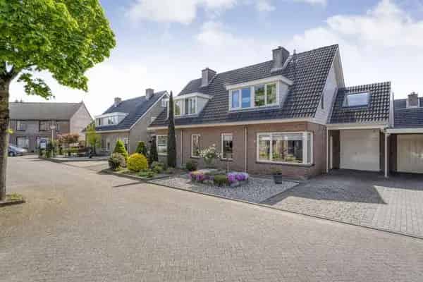 Instapklare Tweekapper Mariënheem 4 slaapkamers Tuin Zuid