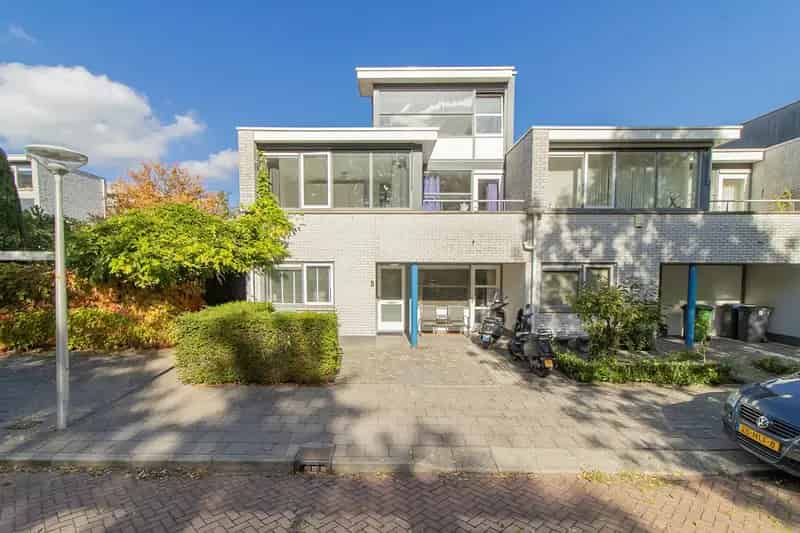 Ruime Familiewoning Westwijk 4 slaapkamers Tuin Parkeerplaats
