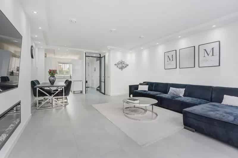 Huis te koop Den Haag Wildenborghstraat 4 slaapkamers
