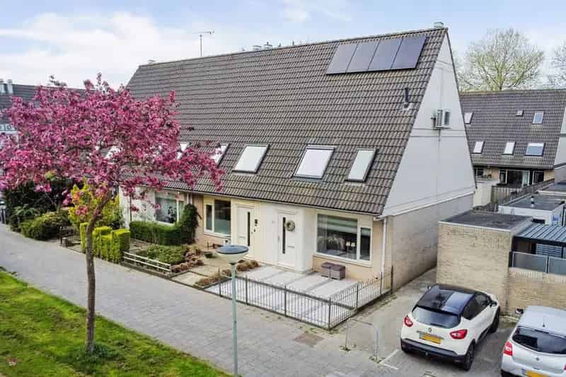 Huis Te Koop , 21, Rietveld-erf, Dordrecht, Zuid-Holland
