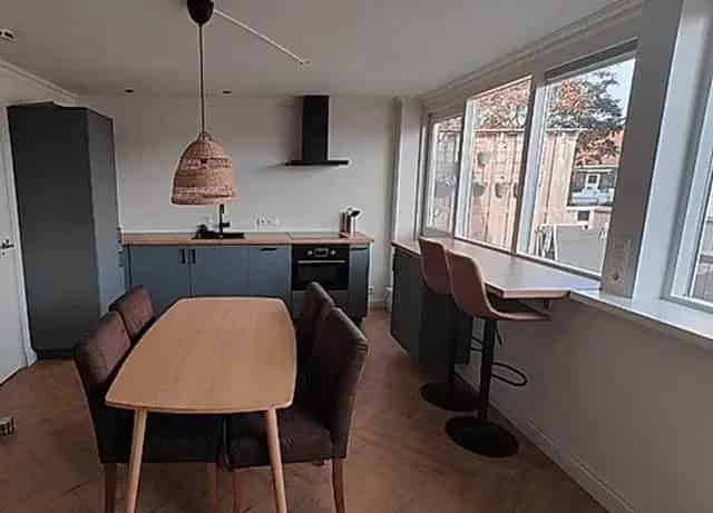 Ruime bovenwoning 6 kamers Eindhoven 1933