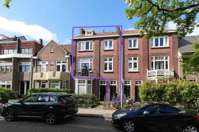 Appartement te koop Nijmegen Oost Ruime bovenwoning met dakterras