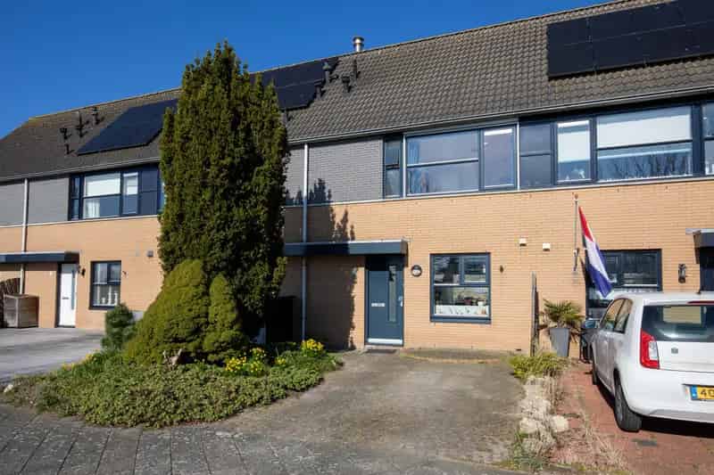 Een gezinswoning in Kudelstaart: 3 slaapkamers, ruime zolder en diepe tuin