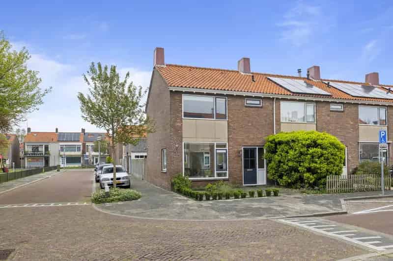 Hoekwoning Den Helder 3 slaapkamers vrijstaande garage